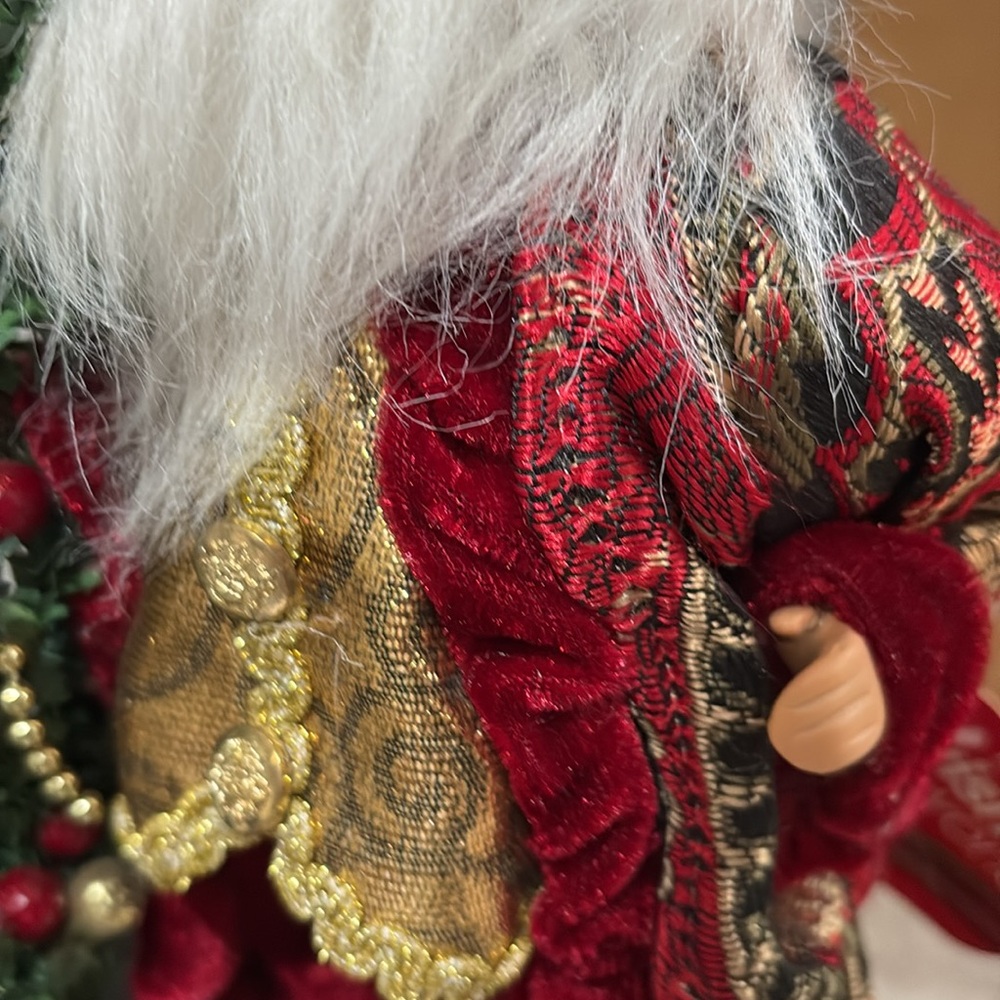 Holiday Decor Santa - Picture 13 of 14
